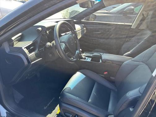 2022 Lexus ES 300h Base