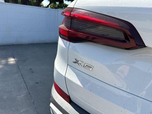 Alpine White 2023 BMW X5 sDrive40i