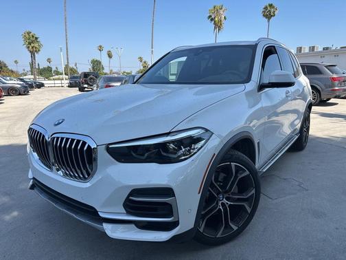 Alpine White 2023 BMW X5 sDrive40i