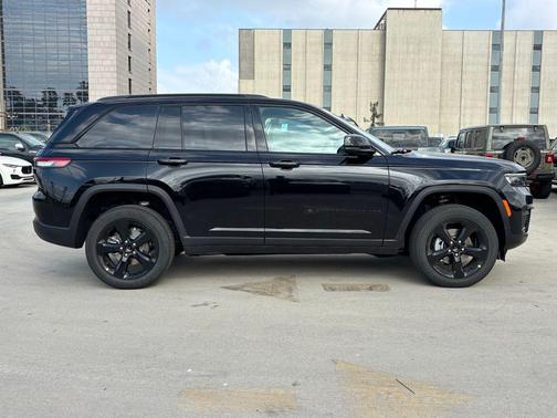 2025 Jeep Grand Cherokee Altitude