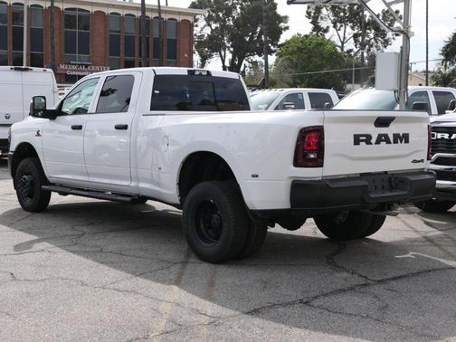 2026 RAM 3500 Tradesman Crew Cab 4x4 8' Box