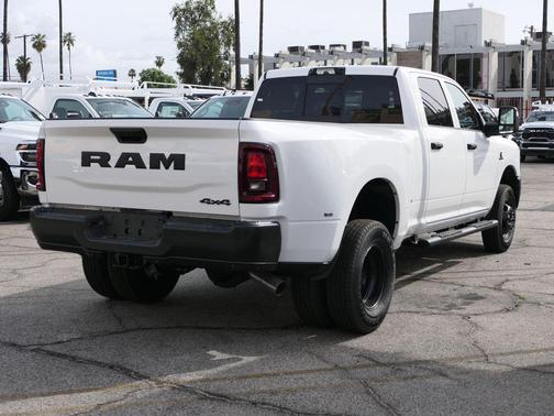 2026 RAM 3500 Tradesman Crew Cab 4x4 8' Box