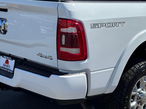 2022 RAM 3500 Laramie Crew Cab 4x4 8' Box