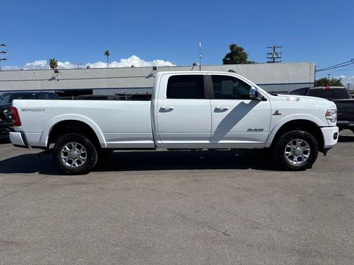 2022 RAM 3500 Laramie Crew Cab 4x4 8' Box