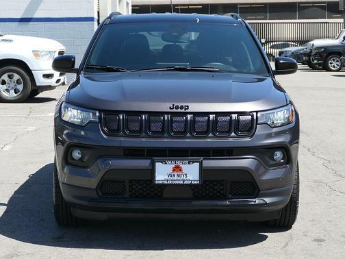 Granite Crystal Metallic Clearcoat 2022 Jeep Compass Latitude