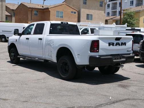 2025 RAM 3500 Tradesman Crew Cab 4x4 8' Box