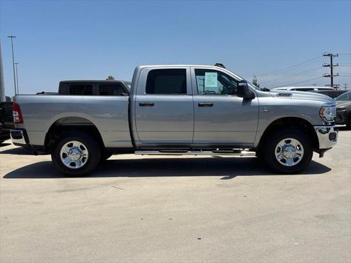 2024 RAM 3500 Tradesman Crew Cab 4x4 6'4' Box