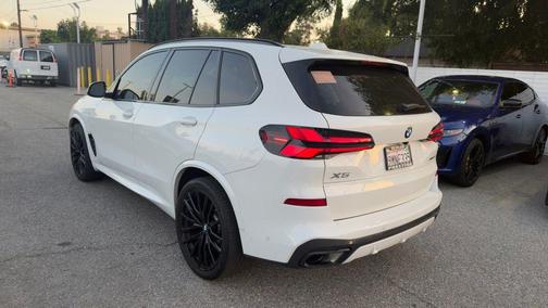 Alpine White 2024 BMW X5 sDrive40i
