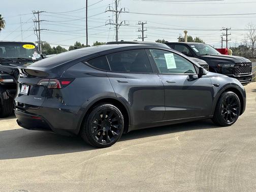2024 Tesla Model Y Long Range Dual Motor All-Wheel Drive