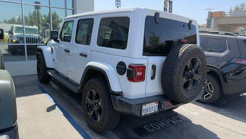 Bright White Clearcoat 2022 Jeep Wrangler Unlimited Sahara