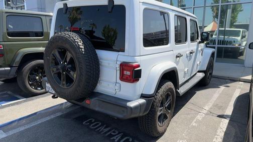 Bright White Clearcoat 2022 Jeep Wrangler Unlimited Sahara