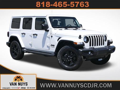 Bright White Clearcoat 2022 Jeep Wrangler Unlimited Sahara