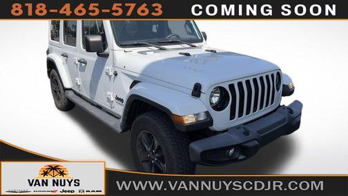Bright White Clearcoat 2022 Jeep Wrangler Unlimited Sahara