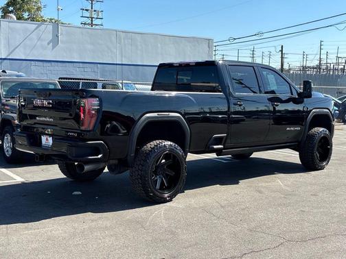 2024 GMC Sierra 3500 AT4