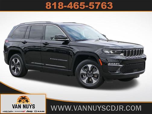 Diamond Black Crystal Pearlcoat 2023 Jeep Grand Cherokee 4xe Base