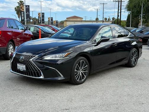 Caviar 2024 Lexus ES 300h Base