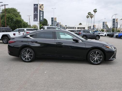 Caviar 2024 Lexus ES 300h Base