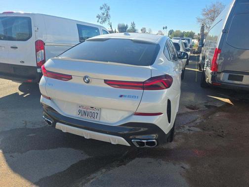 2026 BMW X6 M60i
