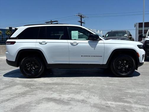 2024 Jeep Grand Cherokee Altitude