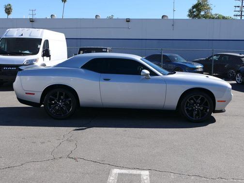 2022 Dodge Challenger SXT