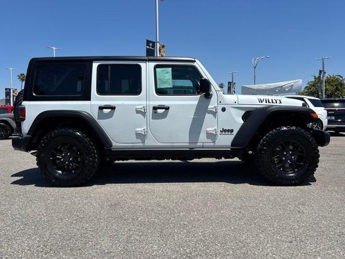 Bright White Clearcoat 2024 Jeep Wrangler Willys