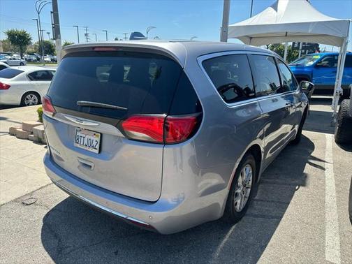 2020 Chrysler Pacifica Touring