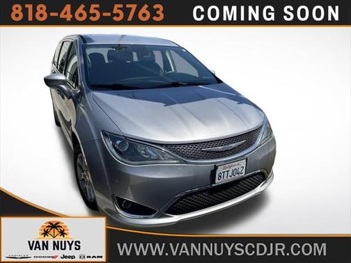 2020 Chrysler Pacifica Touring