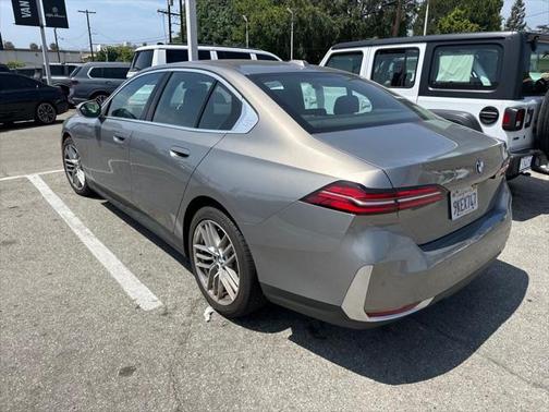 2024 BMW 530 i xDrive