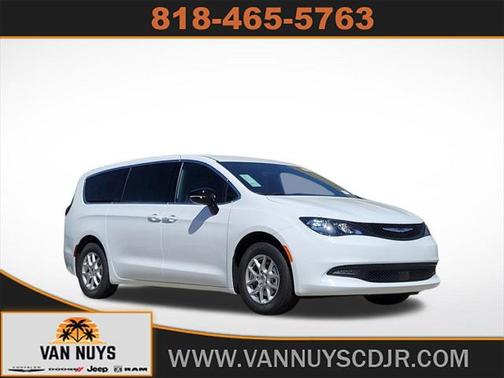 2025 Chrysler Voyager LX