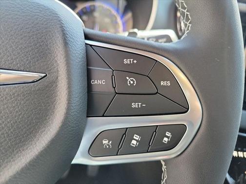 2025 Chrysler Voyager LX