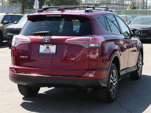 Pearl 2018 Toyota RAV4 LE