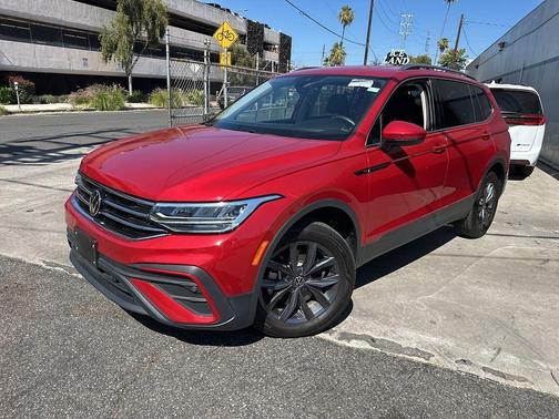 Kings Red Metallic 2023 Volkswagen Tiguan 2.0T SE