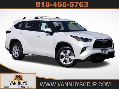 2024 Toyota Highlander LE