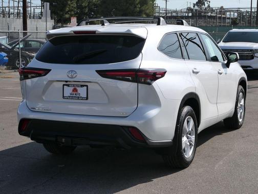 2024 Toyota Highlander LE