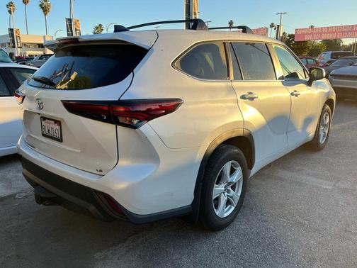 2024 Toyota Highlander LE