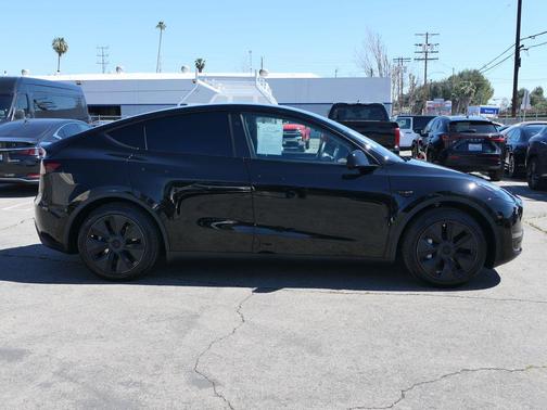 2025 Tesla Model Y Long Range Dual Motor Rear-Wheel Drive