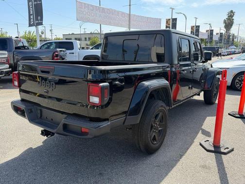 2022 Jeep Gladiator Sport S