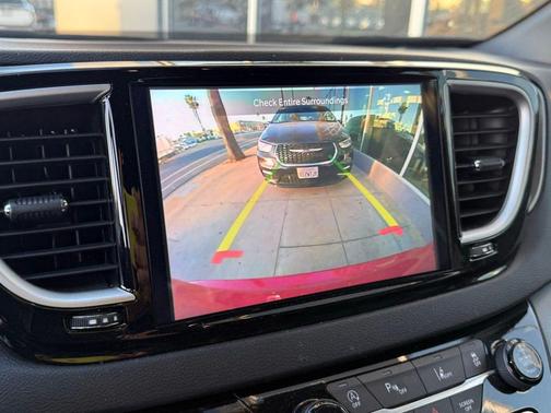 2025 Chrysler Pacifica L