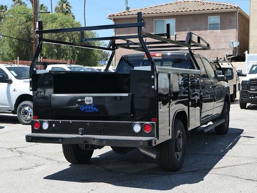 Diamond Black Crystal Pearlcoat 2026 RAM 3500 Tradesman Crew Cab 4x4 8' Box