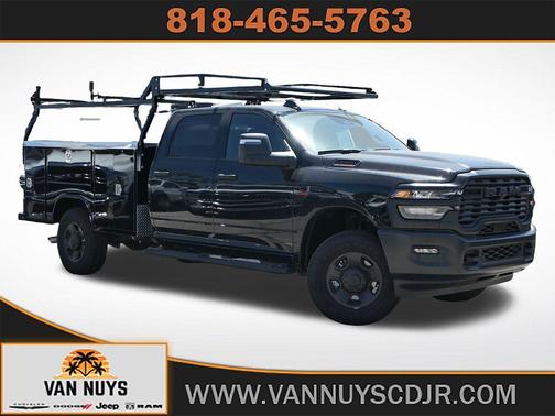 Diamond Black Crystal Pearlcoat 2026 RAM 3500 Tradesman Crew Cab 4x4 8' Box