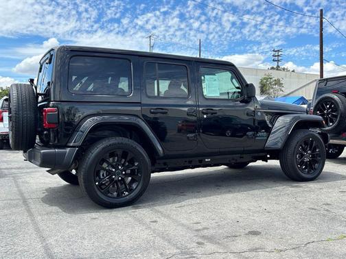 2025 Jeep Wrangler 4xe Sahara