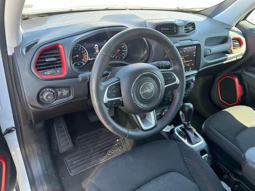 2023 Jeep Renegade Trailhawk