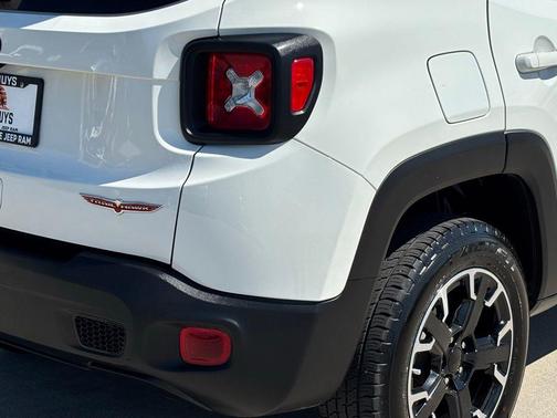 2023 Jeep Renegade Trailhawk