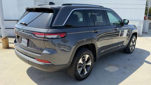 Baltic Gray Metallic Clearcoat 2023 Jeep Grand Cherokee 4xe Base