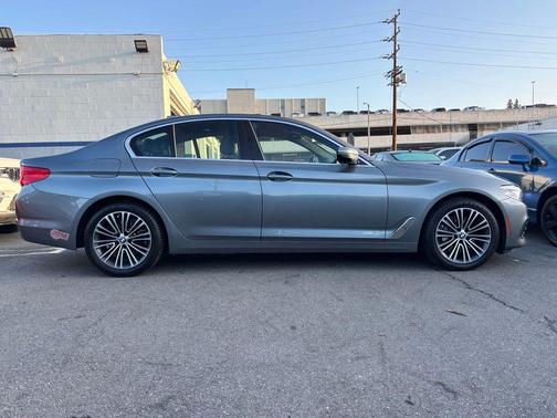 Bluestone Metallic 2020 BMW 530e iPerformance