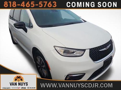 2024 Chrysler Pacifica Hybrid Select