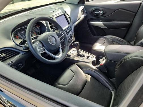 2022 Jeep Cherokee X 4x4