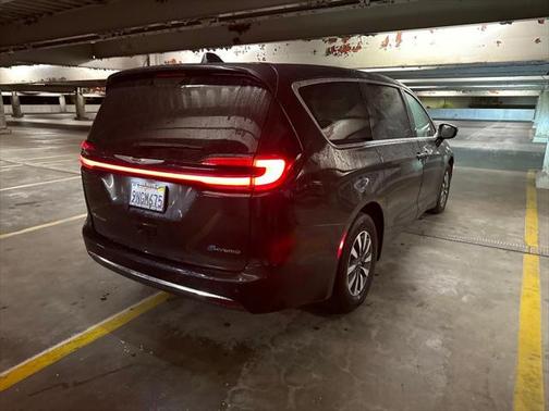 2023 Chrysler Pacifica Hybrid Touring L