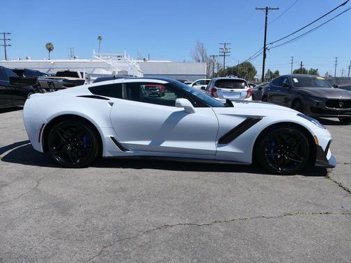 Ceramic White 2019 Chevrolet Corvette ZR1
