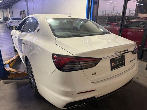 2024 Maserati Quattroporte Modena Ultima Q4